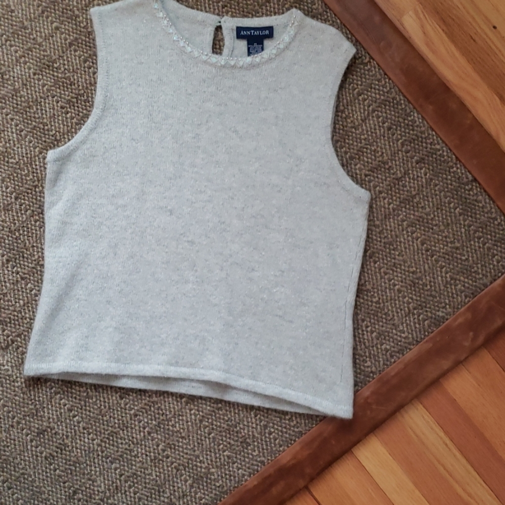 Sleeveless sweater
